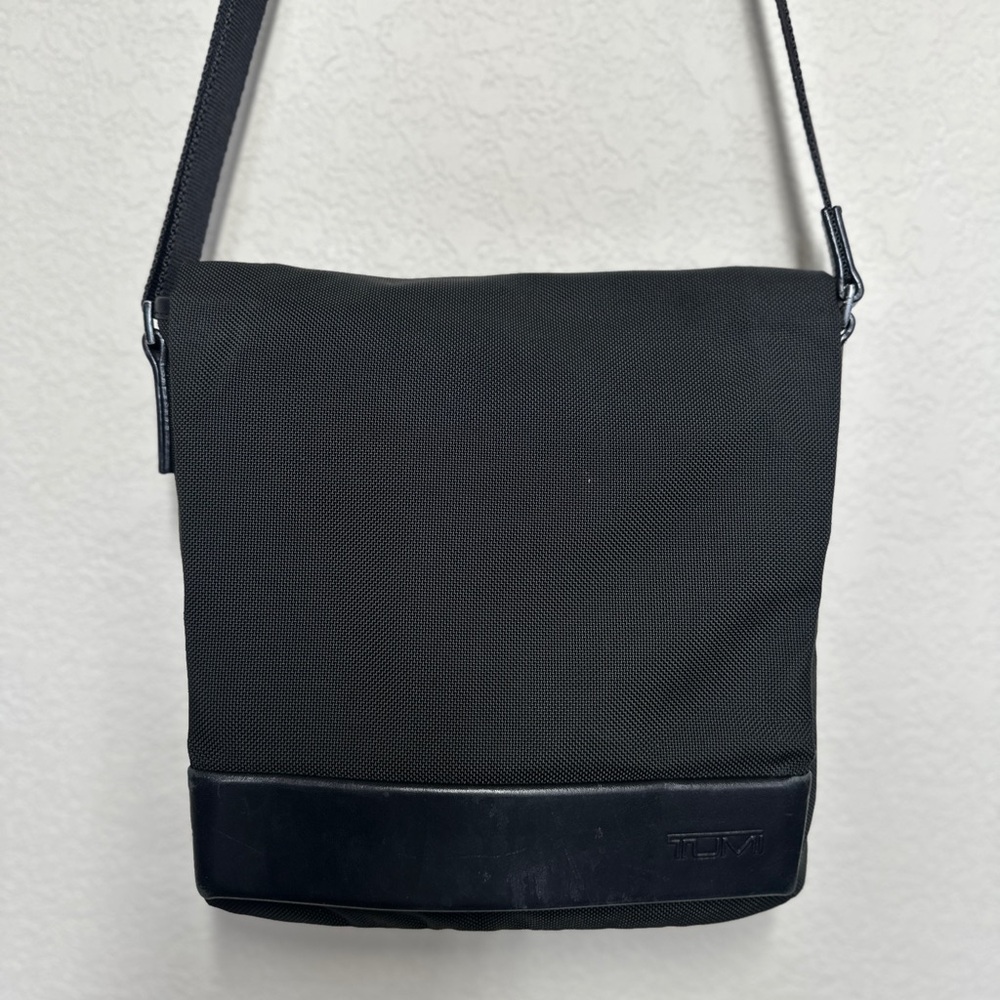 Tumi Black Messenger Bag unisex